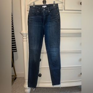 GOOD AMERICAN JEANS - GOOD LEGS W/ RAW CHEWED HEM